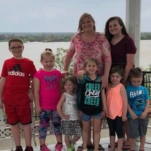 Meet your Posher, Debra